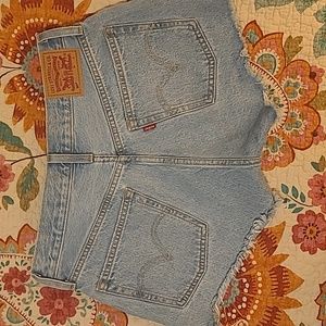 Levis 501 shorts size w27